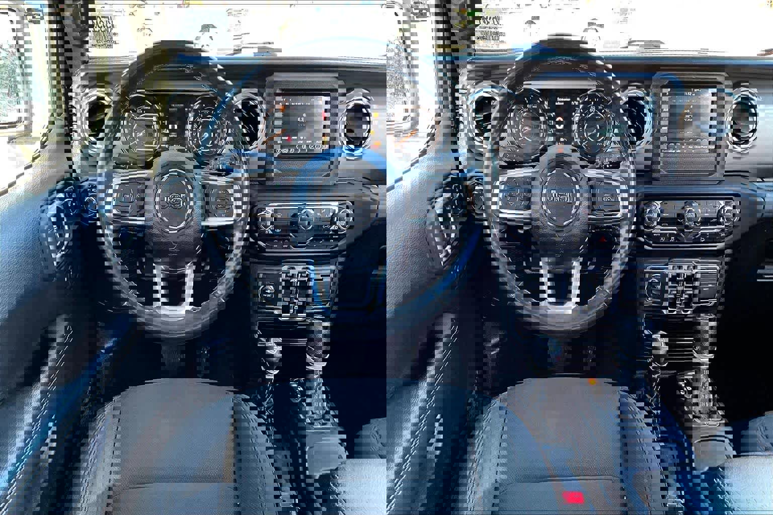 Used 2019 Jeep Wrangler Unlimited Sahara image 5