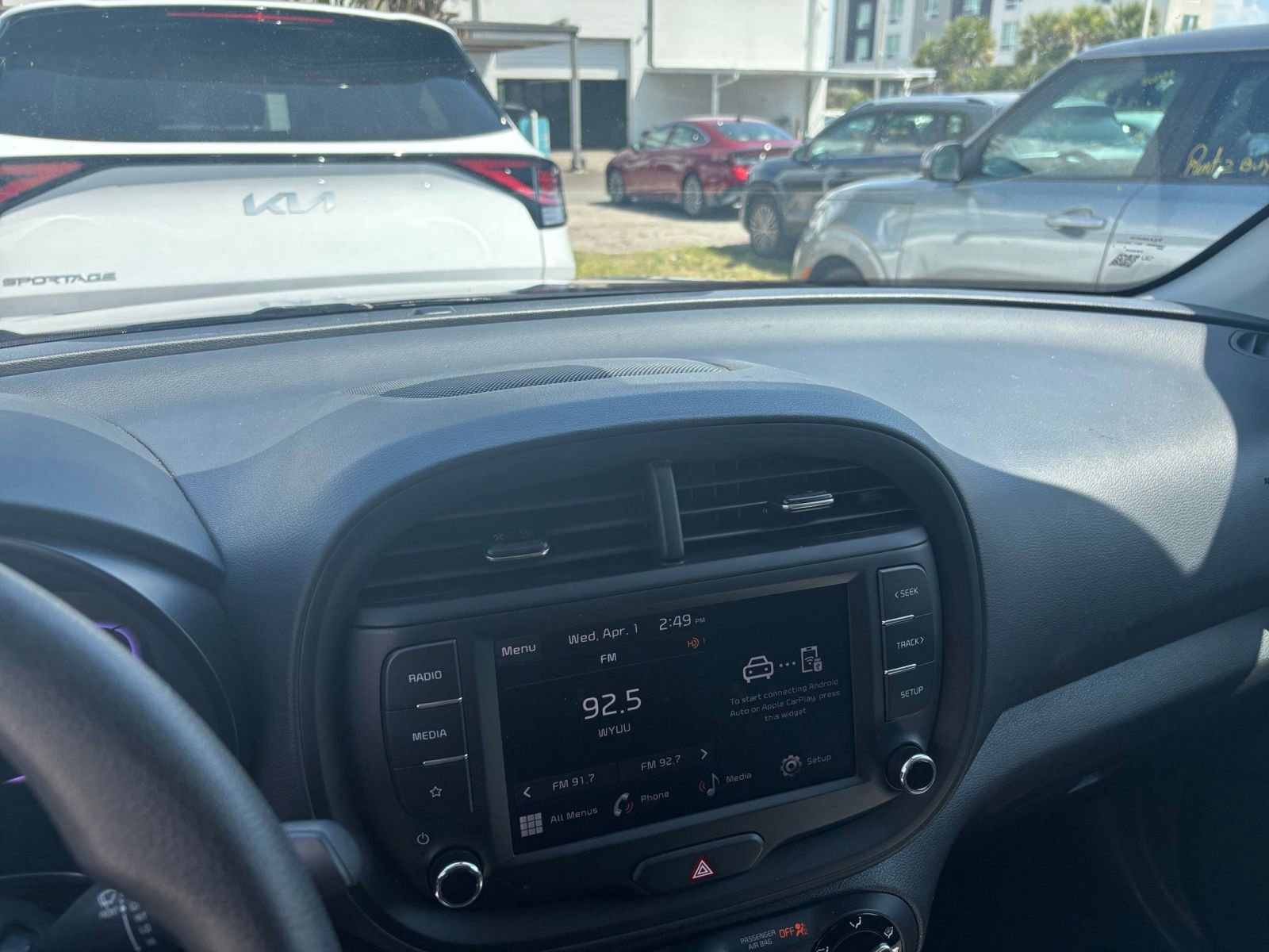 Used 2025 Kia Soul LX w/ LX Technology Package FWD image 21