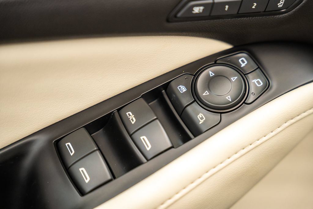 Used 2024 Buick Enclave Avenir w/ Avenir Technology Package AWD/4WD image 37
