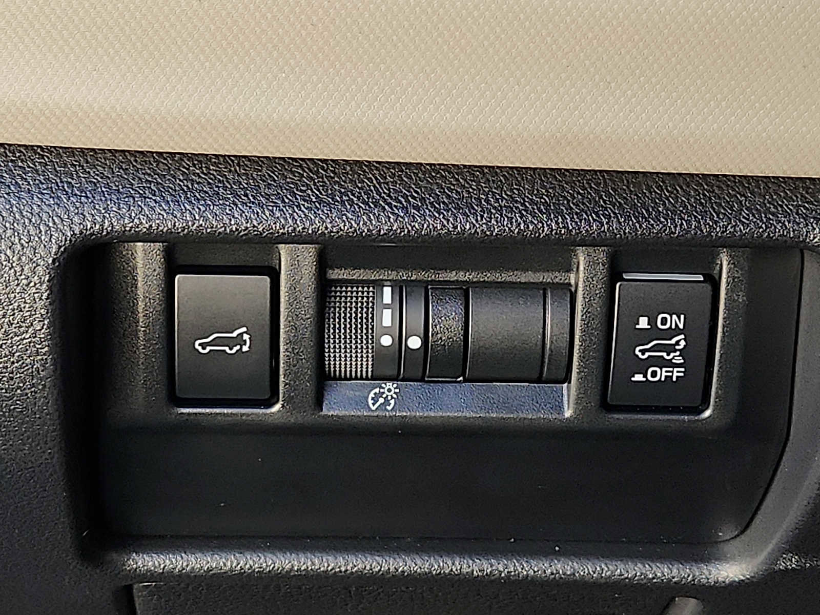 Used 2025 Subaru Forester Limited image 25