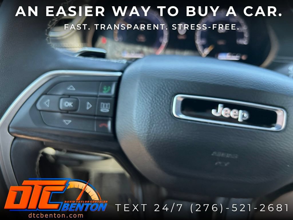 Used 2025 Jeep Grand Cherokee Altitude AWD/4WD image 12