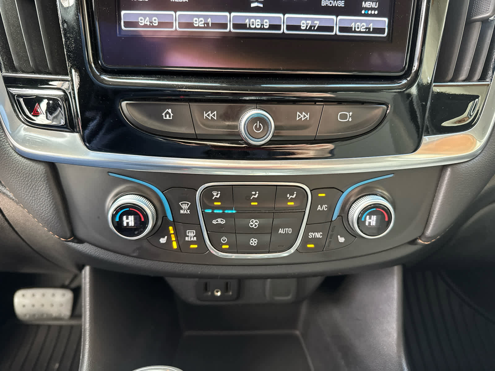 Used 2018 Chevrolet Traverse LT AWD/4WD image 24