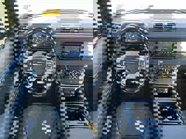 Used 2020 Land Rover Defender 110 SE image 10