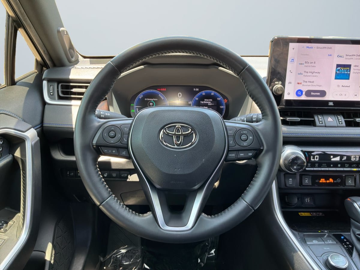 Used 2023 Toyota RAV4 XSE AWD/4WD image 11