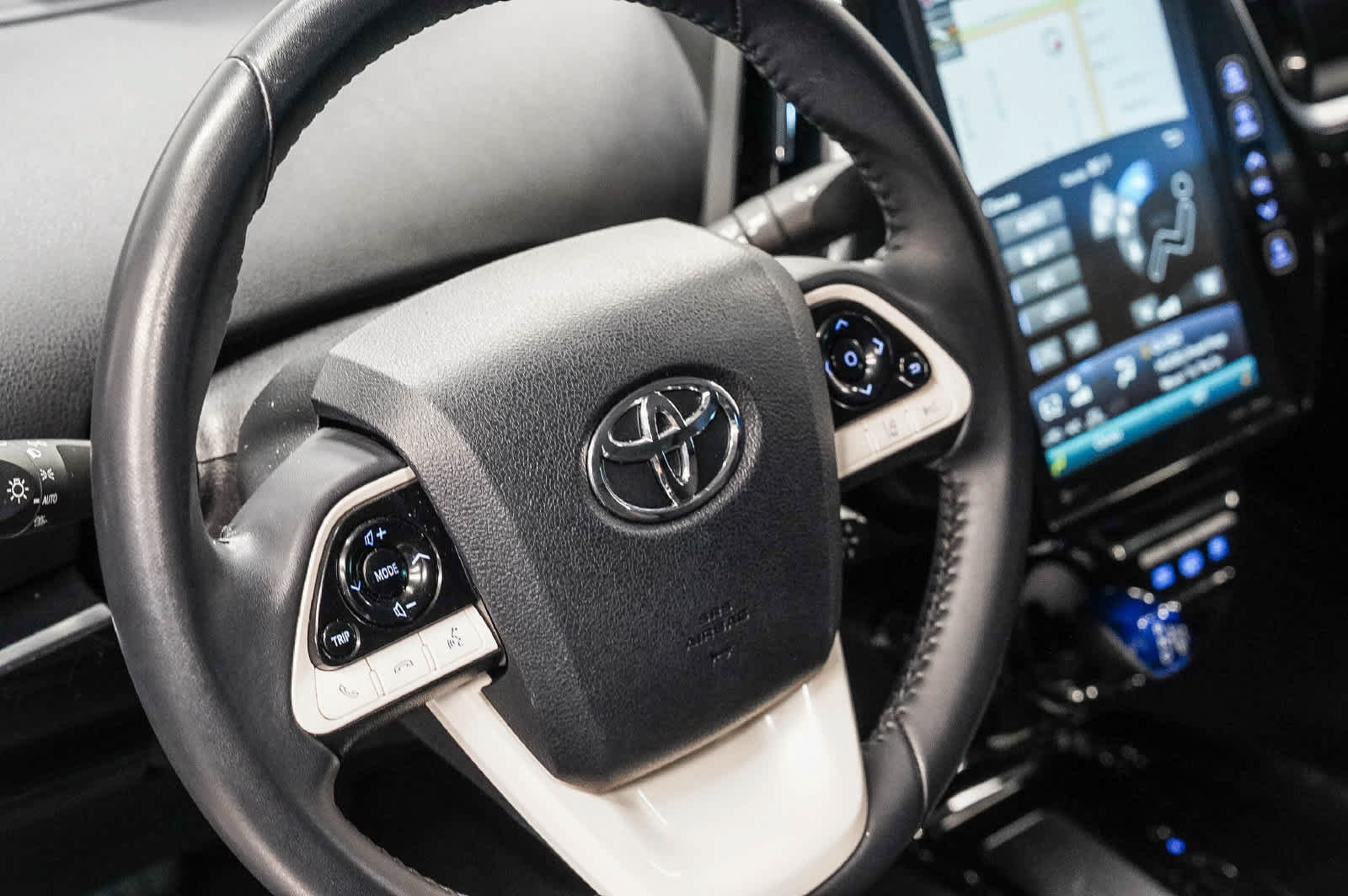Used 2018 Toyota Prius Prime Premium w/ Carpet Mat Package FWD image 20