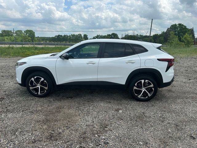 Certified 2024 Chevrolet Trax RS FWD image 18