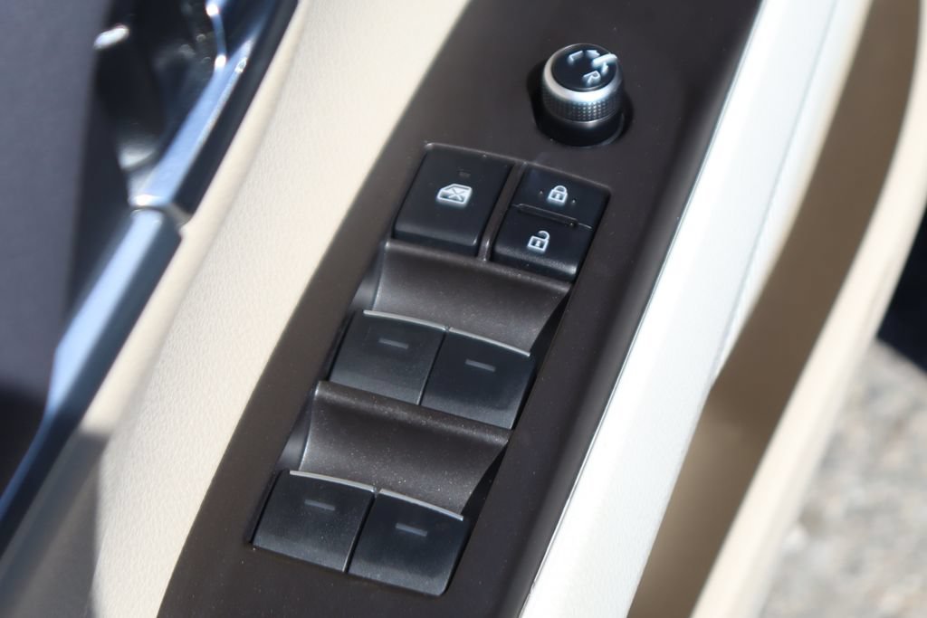 Used 2023 Toyota Camry XLE FWD image 17