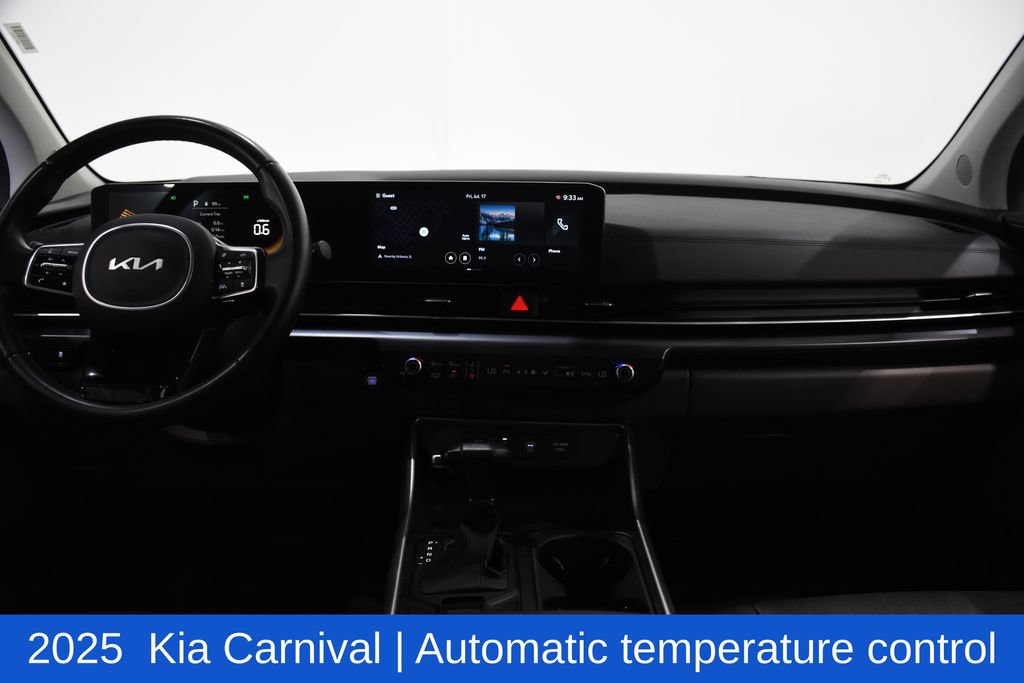 Used 2025 Kia Carnival FWD image 8