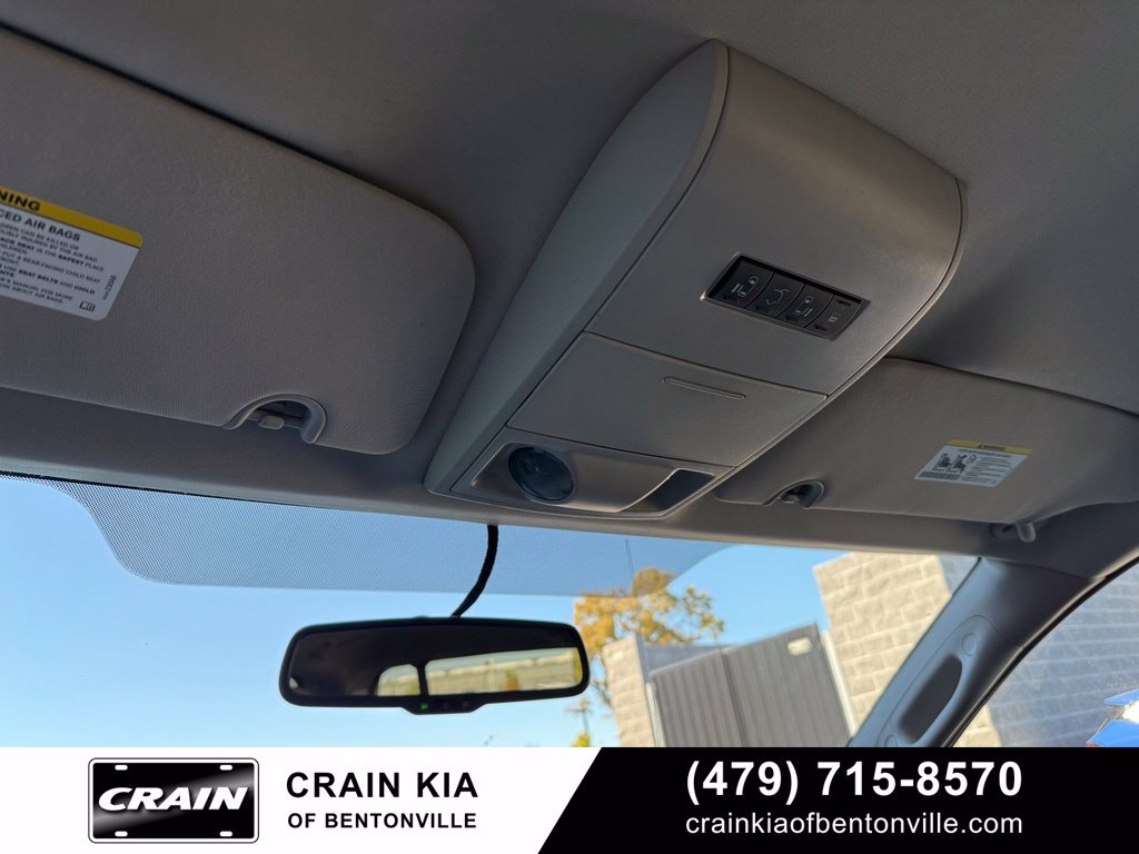 Used 2014 Dodge Grand Caravan SXT w/ UConnect Hands-Free Group FWD image 19