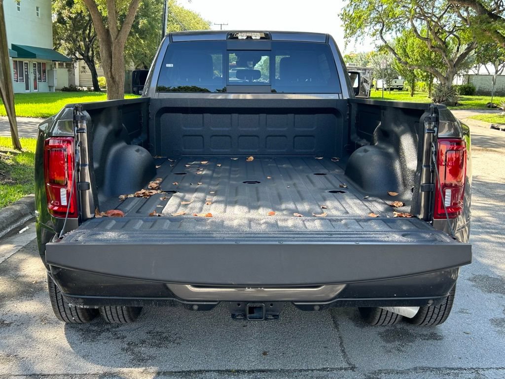 New 2026 RAM 3500 Laramie w/ Night Edition AWD/4WD image 32