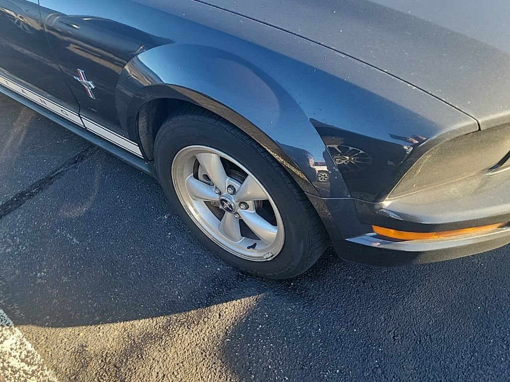 Used 2007 Ford Mustang Premium image 5