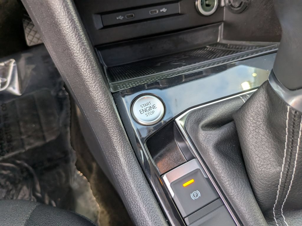 Certified 2023 Volkswagen Taos SE FWD image 24