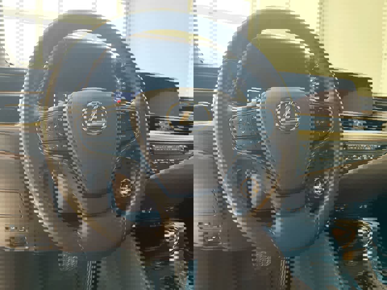 Used 2020 Lexus ES 350 w/ Premium Package image 14