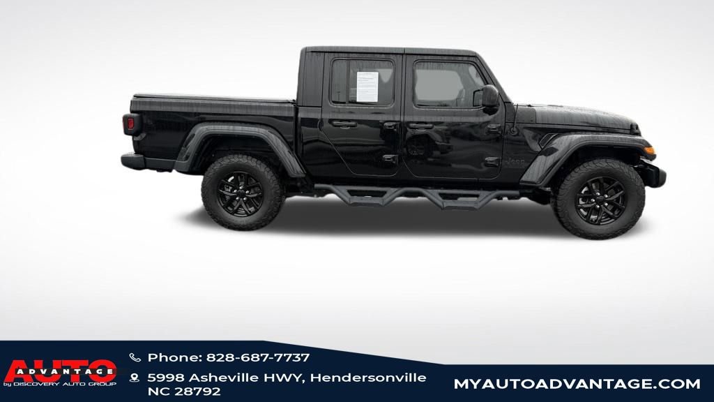 Used 2022 Jeep Gladiator Sport image 6