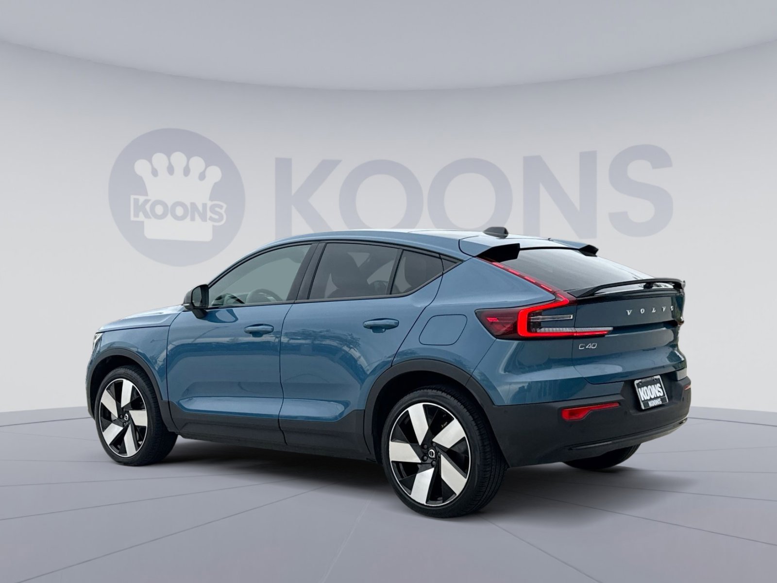 Certified 2023 Volvo C40 P8 Recharge Plus AWD/4WD image 4