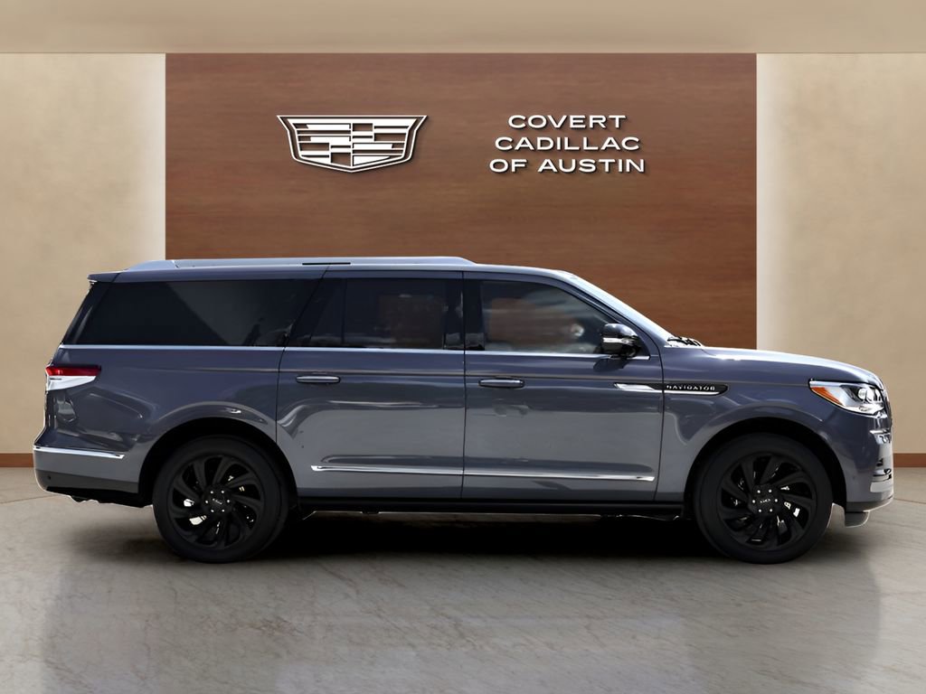 Used 2023 Lincoln Navigator L Reserve AWD/4WD image 5