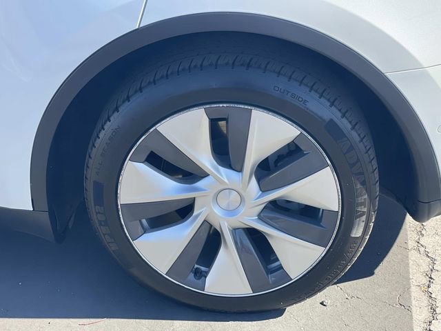 Used 2021 Tesla Model Y Long Range image 37