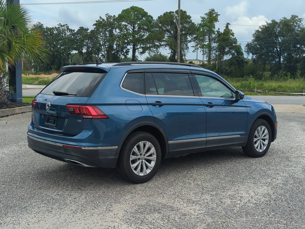 Used 2018 Volkswagen Tiguan SE w/ Panoramic Sunroof Package FWD image 7