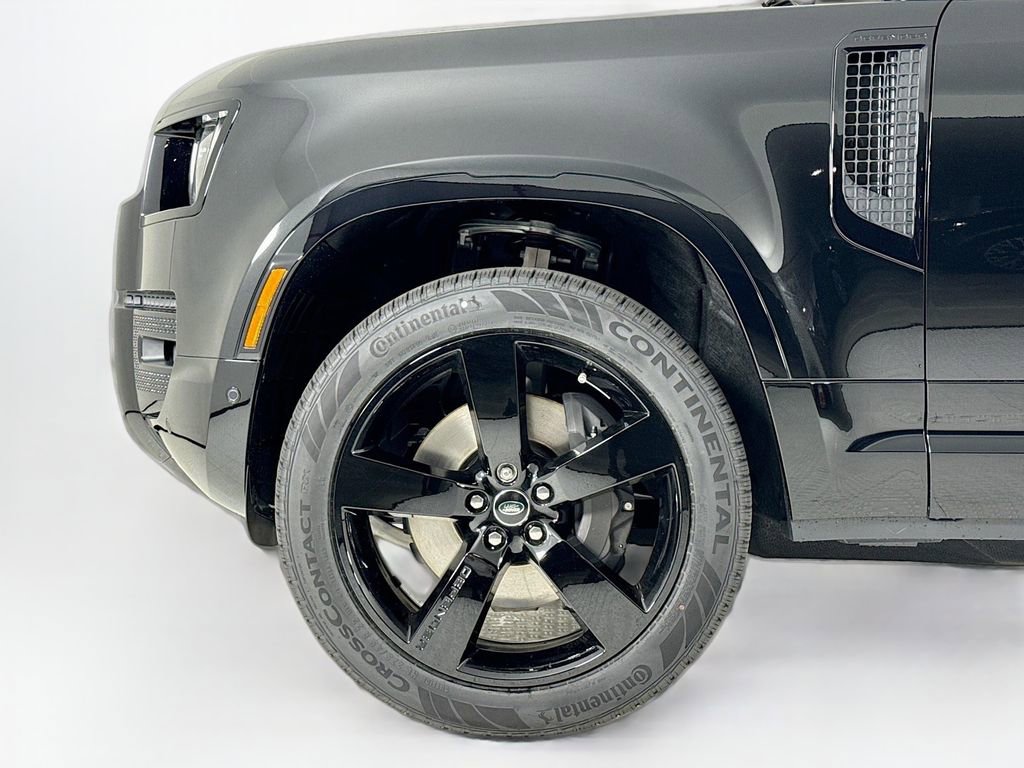 Used 2025 Land Rover Defender 110 X-Dynamic SE image 26