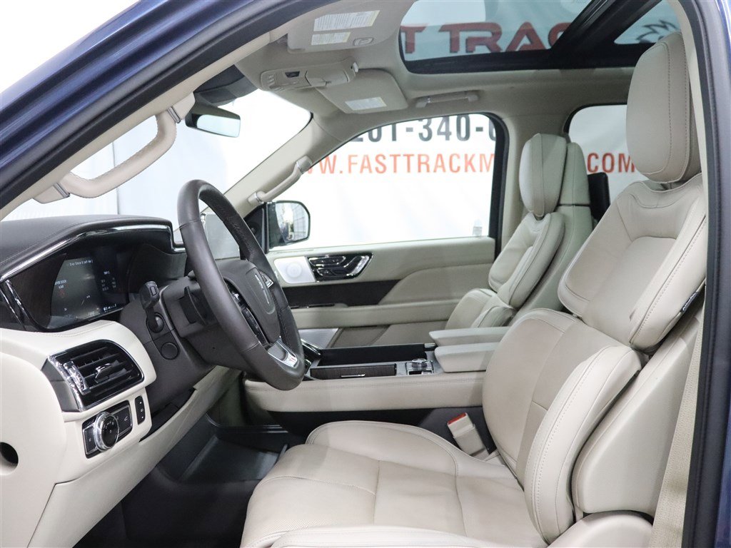 Used 2018 Lincoln Navigator L Reserve w/ Technology Package AWD/4WD image 16