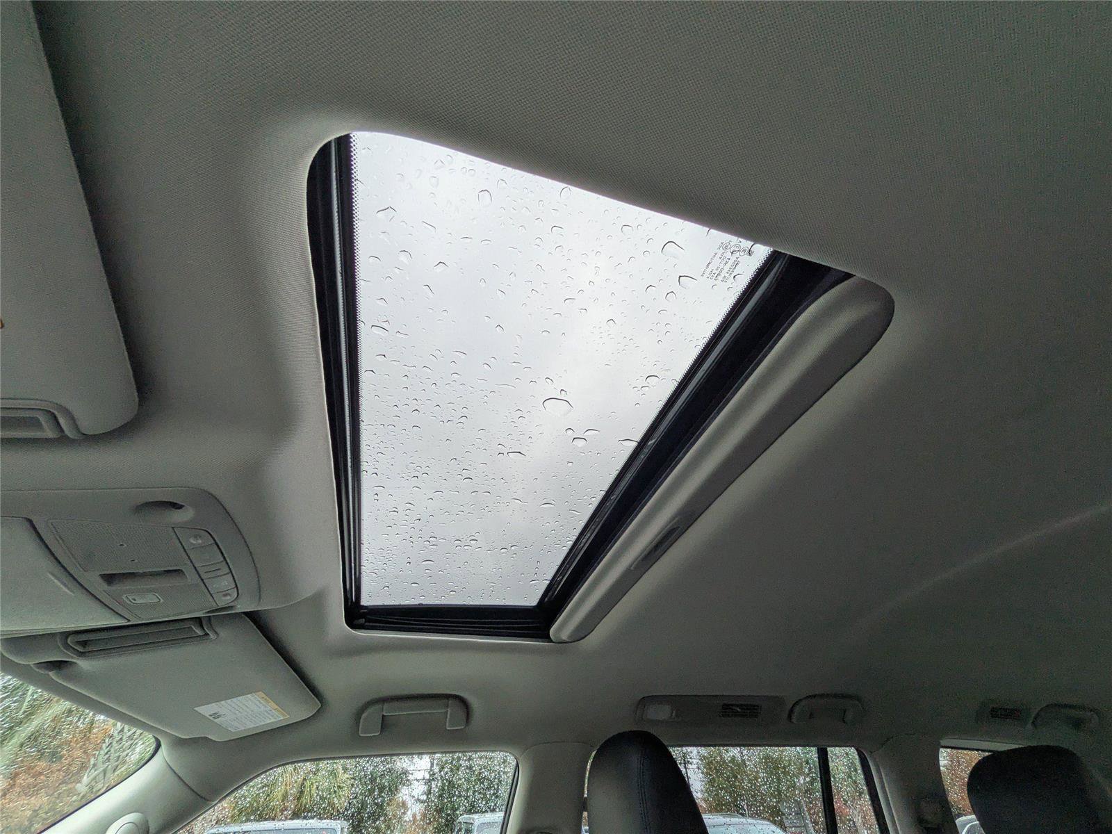 Used 2024 Nissan Armada SL w/ Captain's Chairs Package image 21