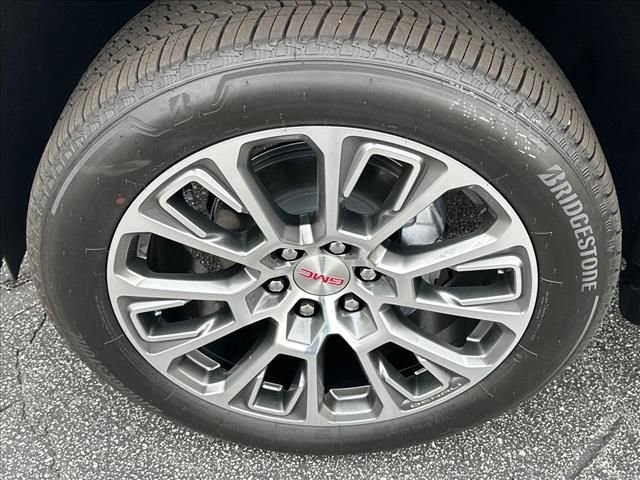 Certified 2026 GMC Yukon XL Denali w/ Denali Reserve Package AWD/4WD image 39