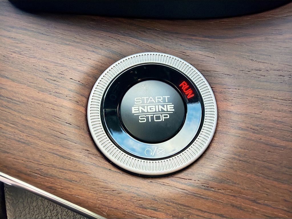 New 2025 Jeep Grand Cherokee L Summit AWD/4WD image 39