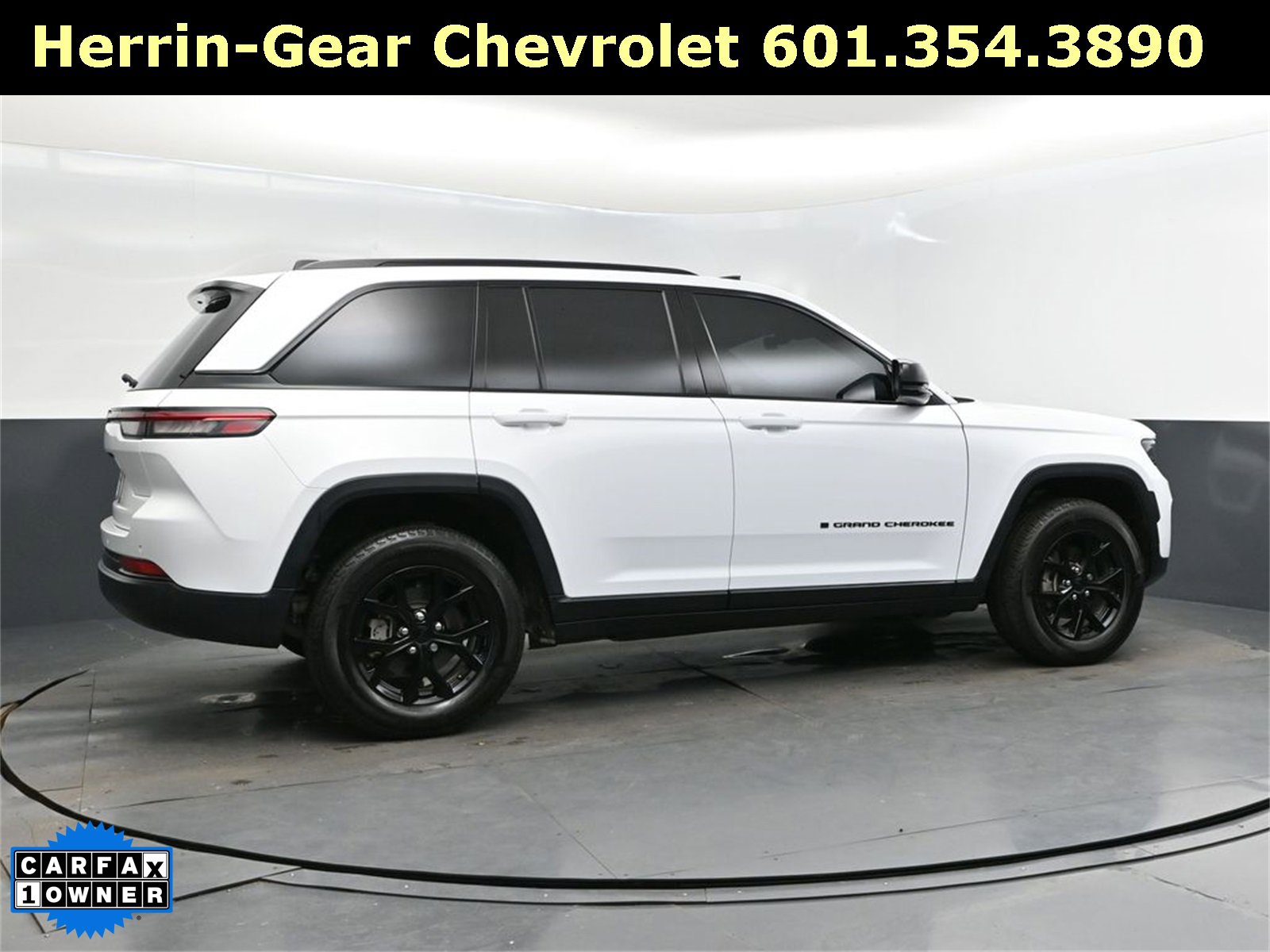Used 2025 Jeep Grand Cherokee Altitude image 18