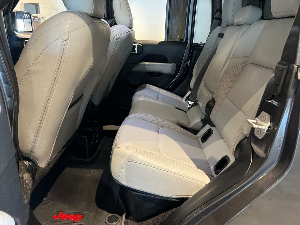Used 2021 Jeep Gladiator Overland AWD/4WD image 15