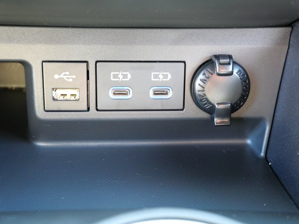 Used 2022 Toyota Highlander XSE AWD/4WD image 19