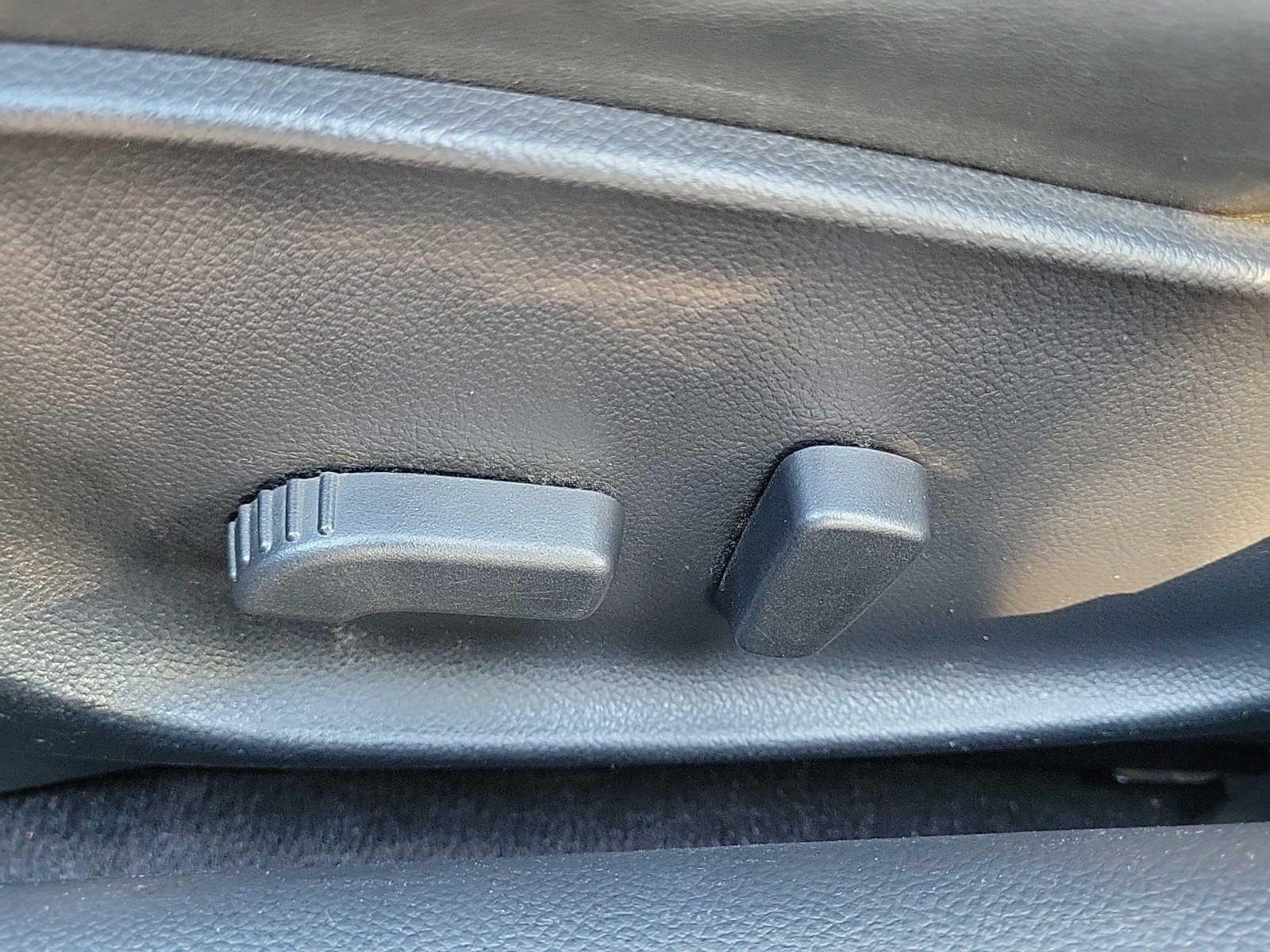 Used 2015 INFINITI Q40 AWD image 13