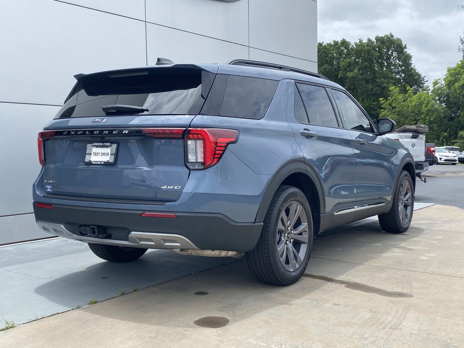 Used 2025 Ford Explorer Active w/ Active Comfort Package AWD/4WD image 4