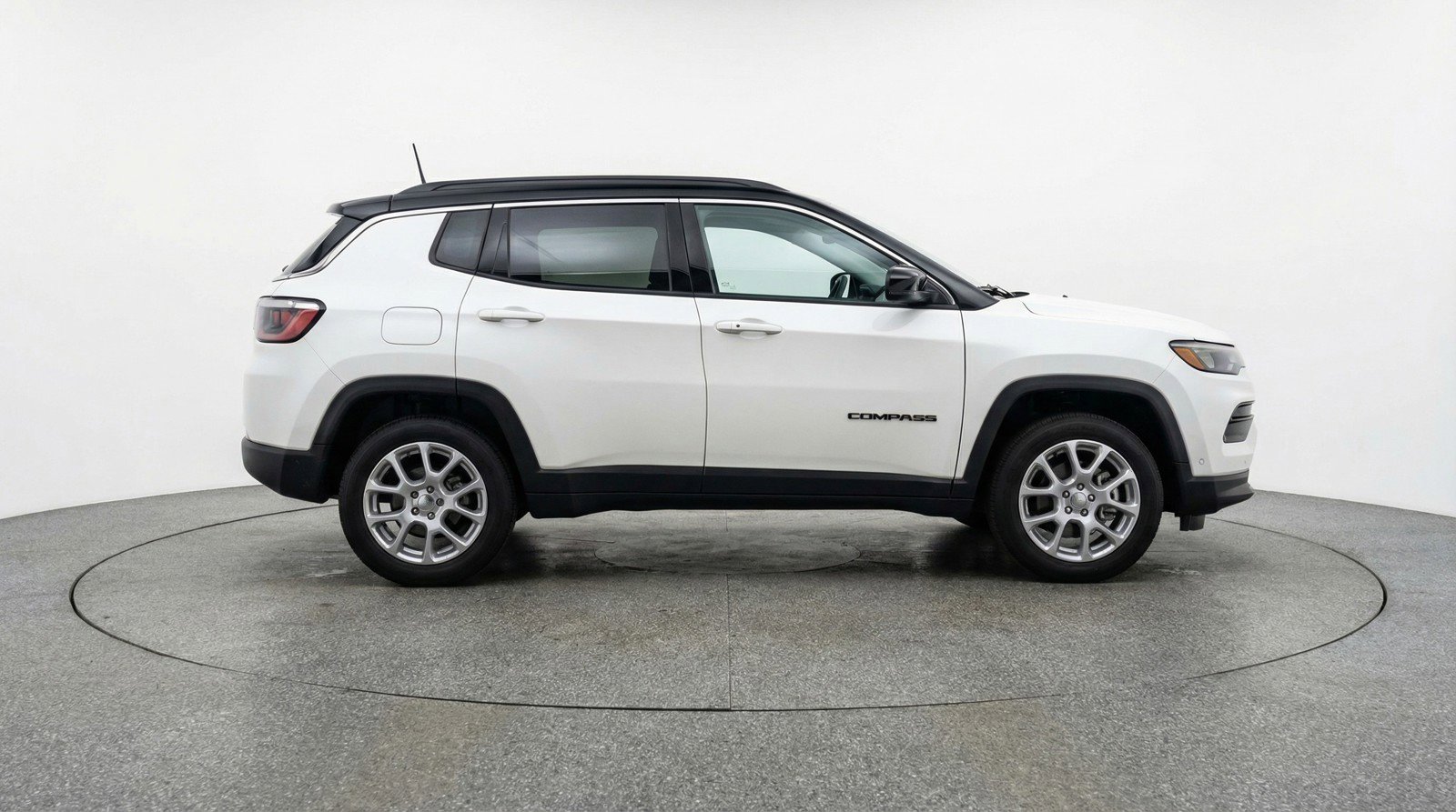 Used 2025 Jeep Compass Limited AWD/4WD image 11