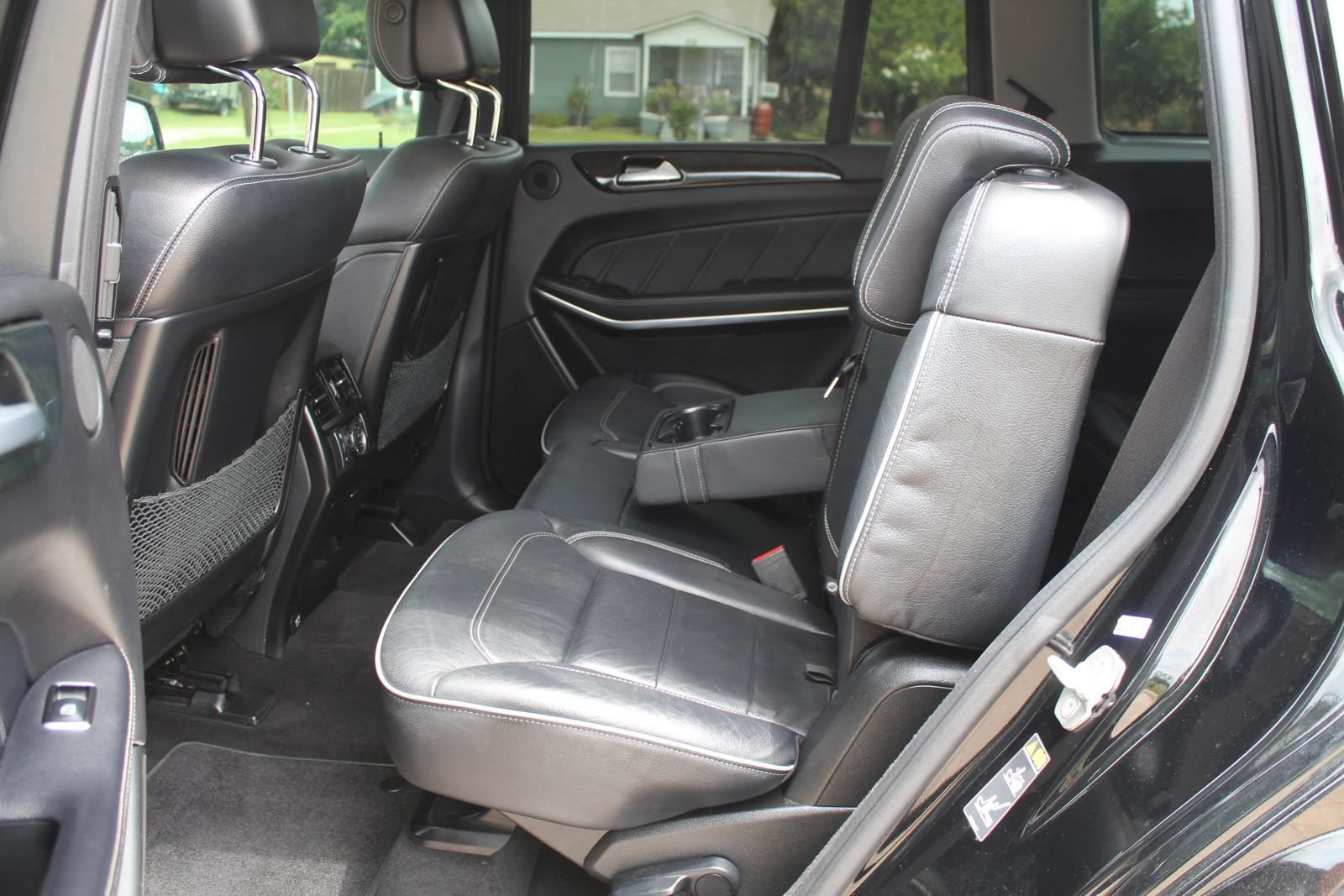 Used 2014 Mercedes-Benz GL 550 4MATIC w/ Driver Assistance Package image 18