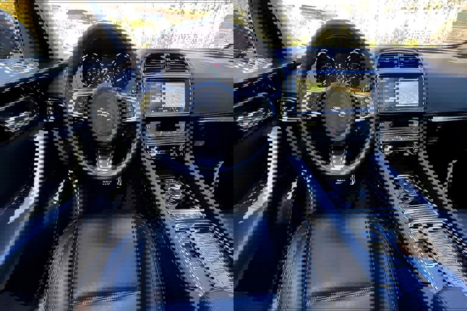 Used 2020 Jaguar F-PACE Prestige image 5