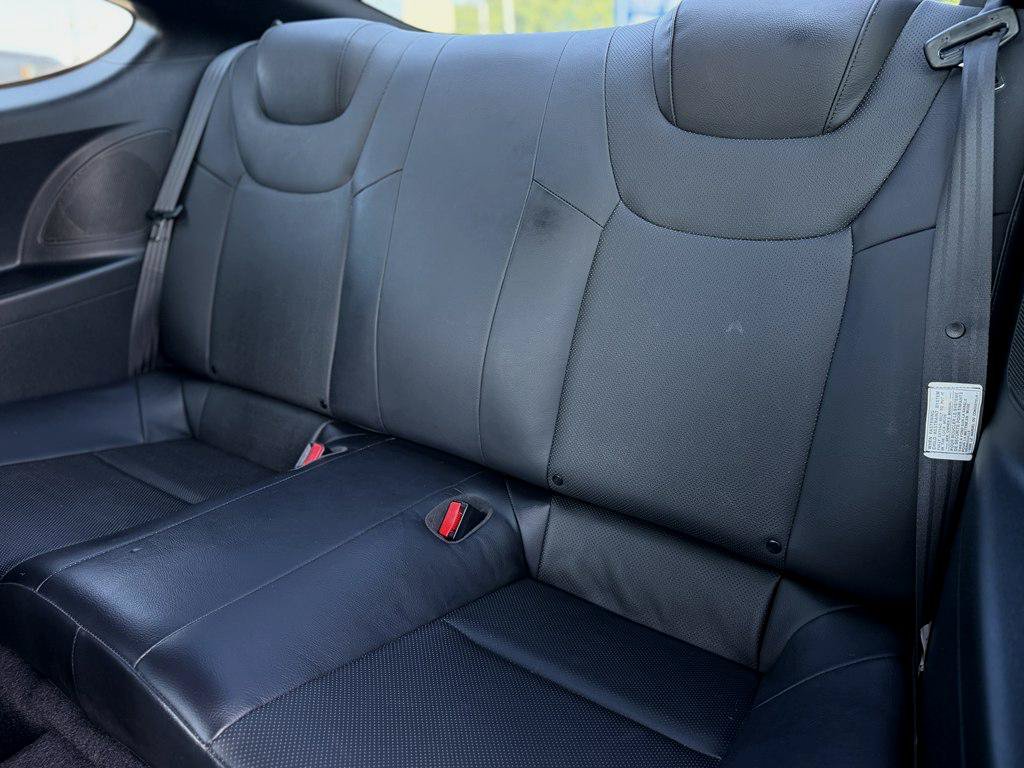 Used 2011 Hyundai Genesis 3.8 RWD image 20