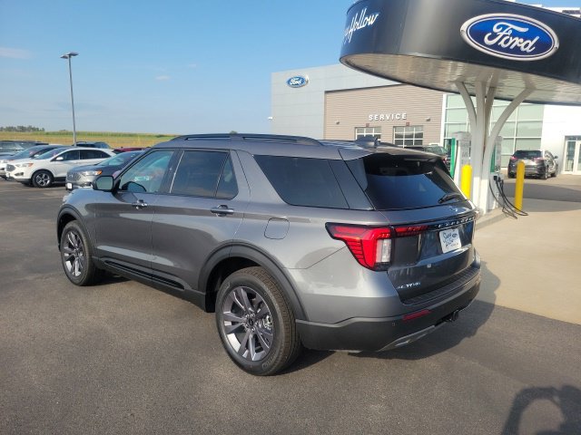 New 2026 Ford Explorer Active w/ Active Comfort Package AWD/4WD image 3