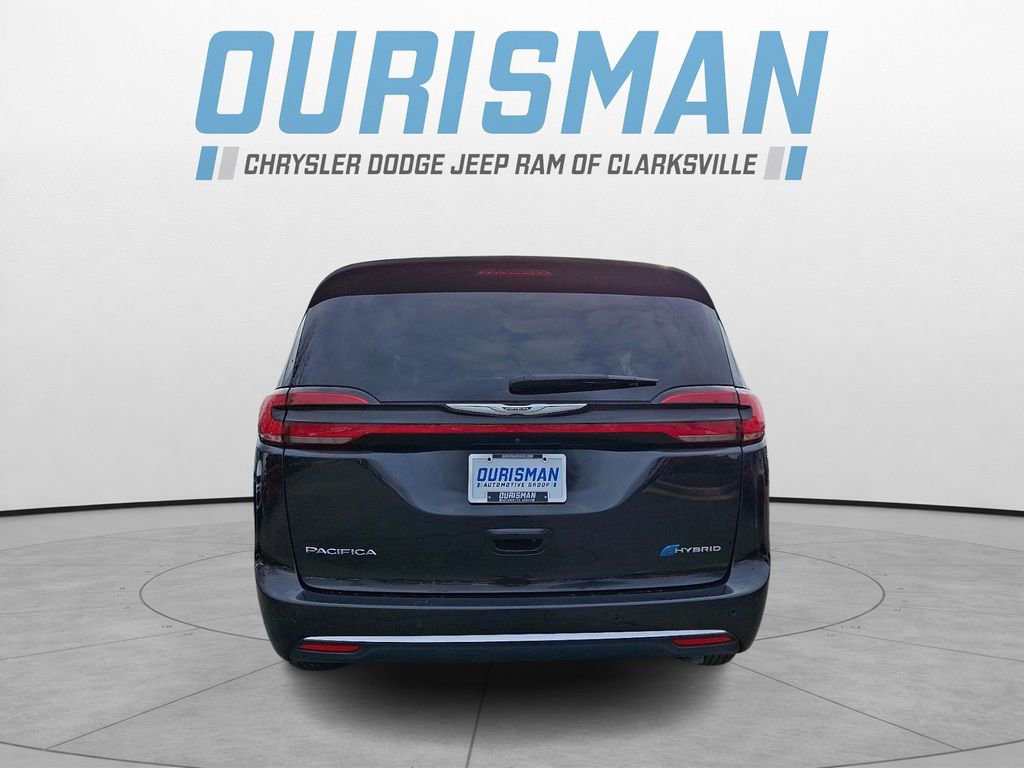 Used 2023 Chrysler Pacifica Touring-L image 5