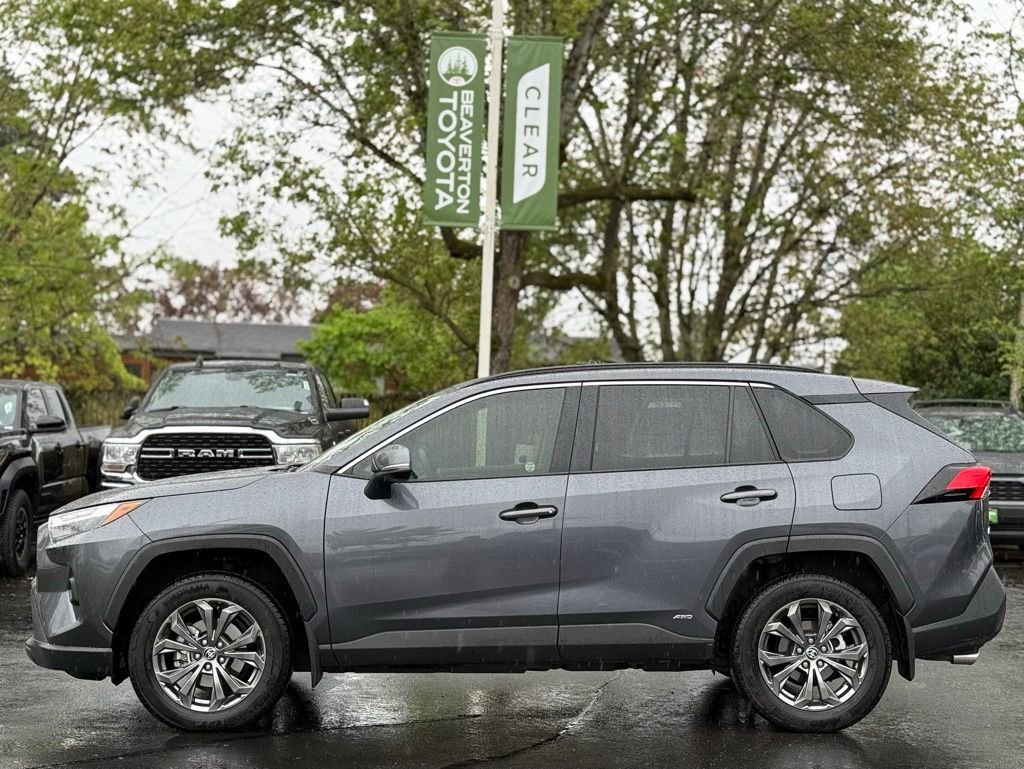 Used 2022 Toyota RAV4 XLE Premium AWD/4WD image 2
