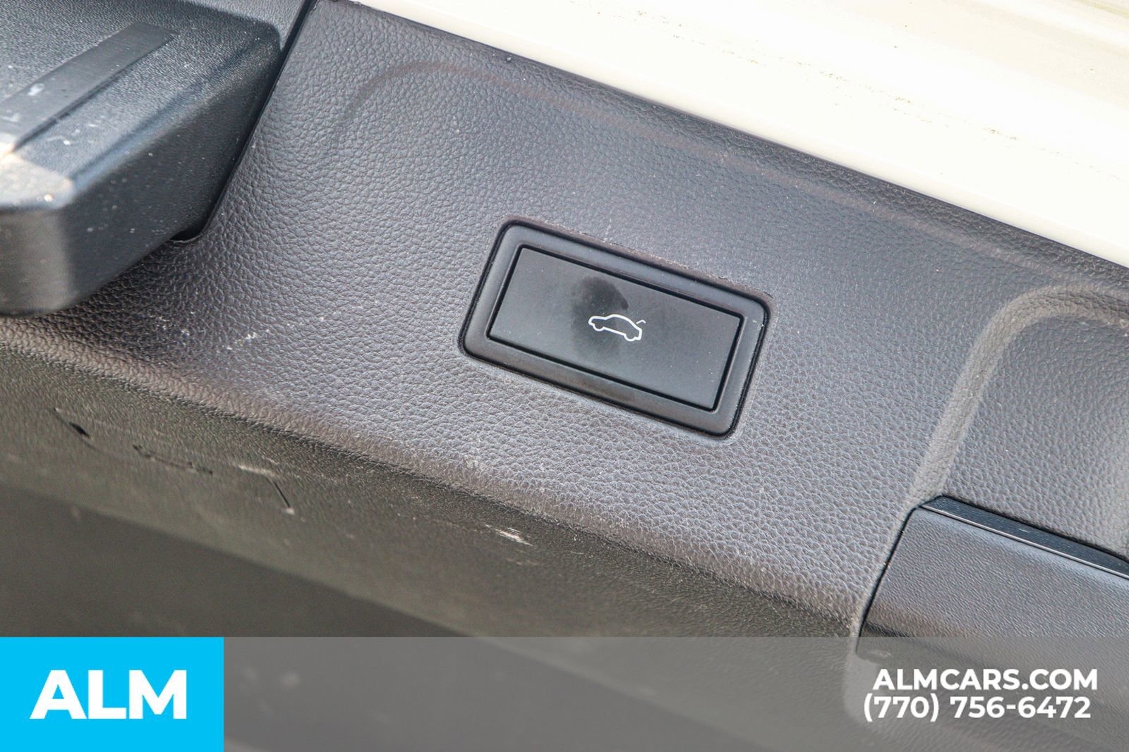 Used 2023 Volkswagen Atlas SEL Premium image 29