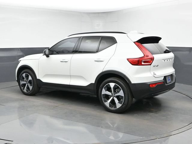 Used 2024 Volvo XC40 B5 Plus AWD/4WD image 7