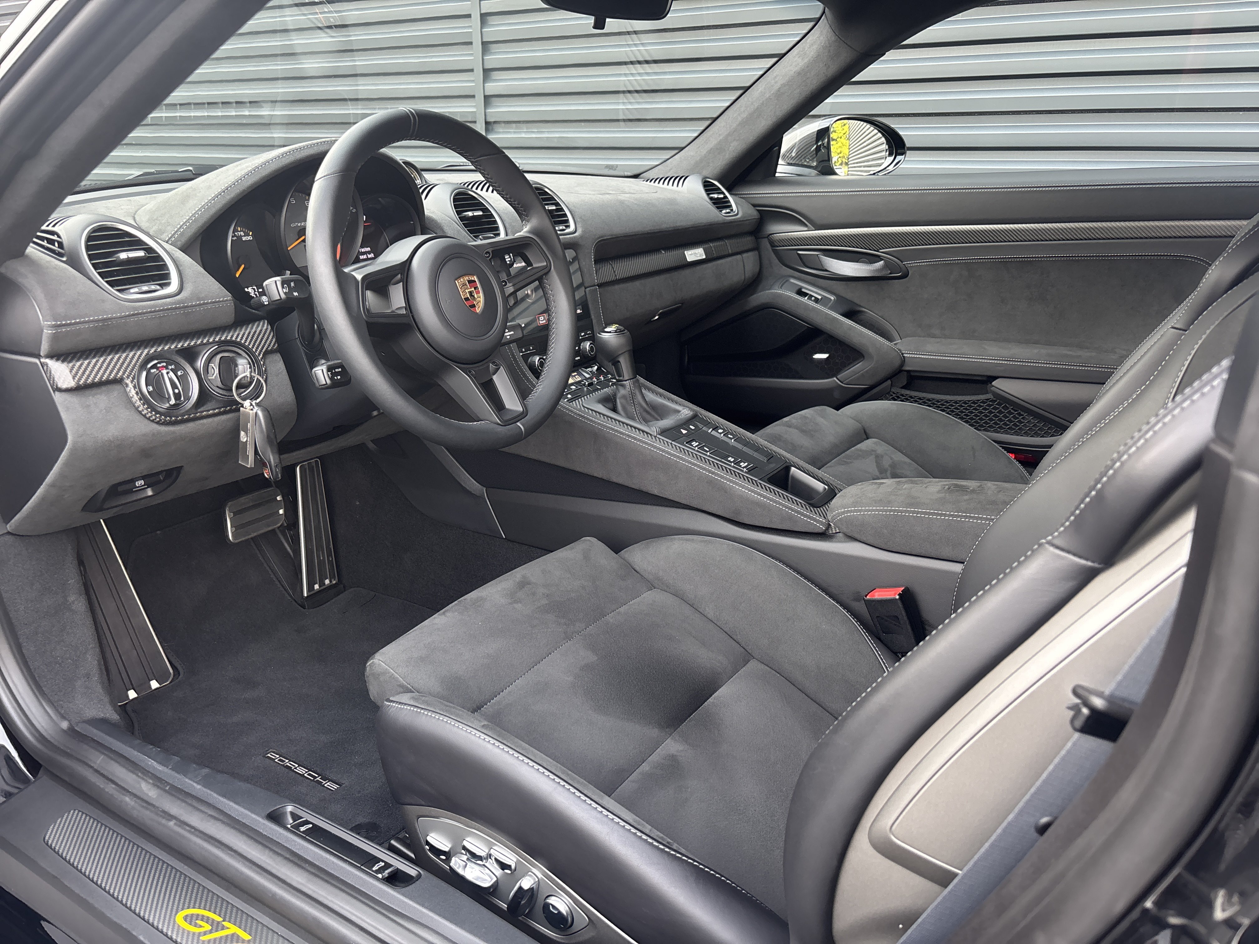 Used 2024 Porsche 718 Cayman GT4 RS RWD image 10