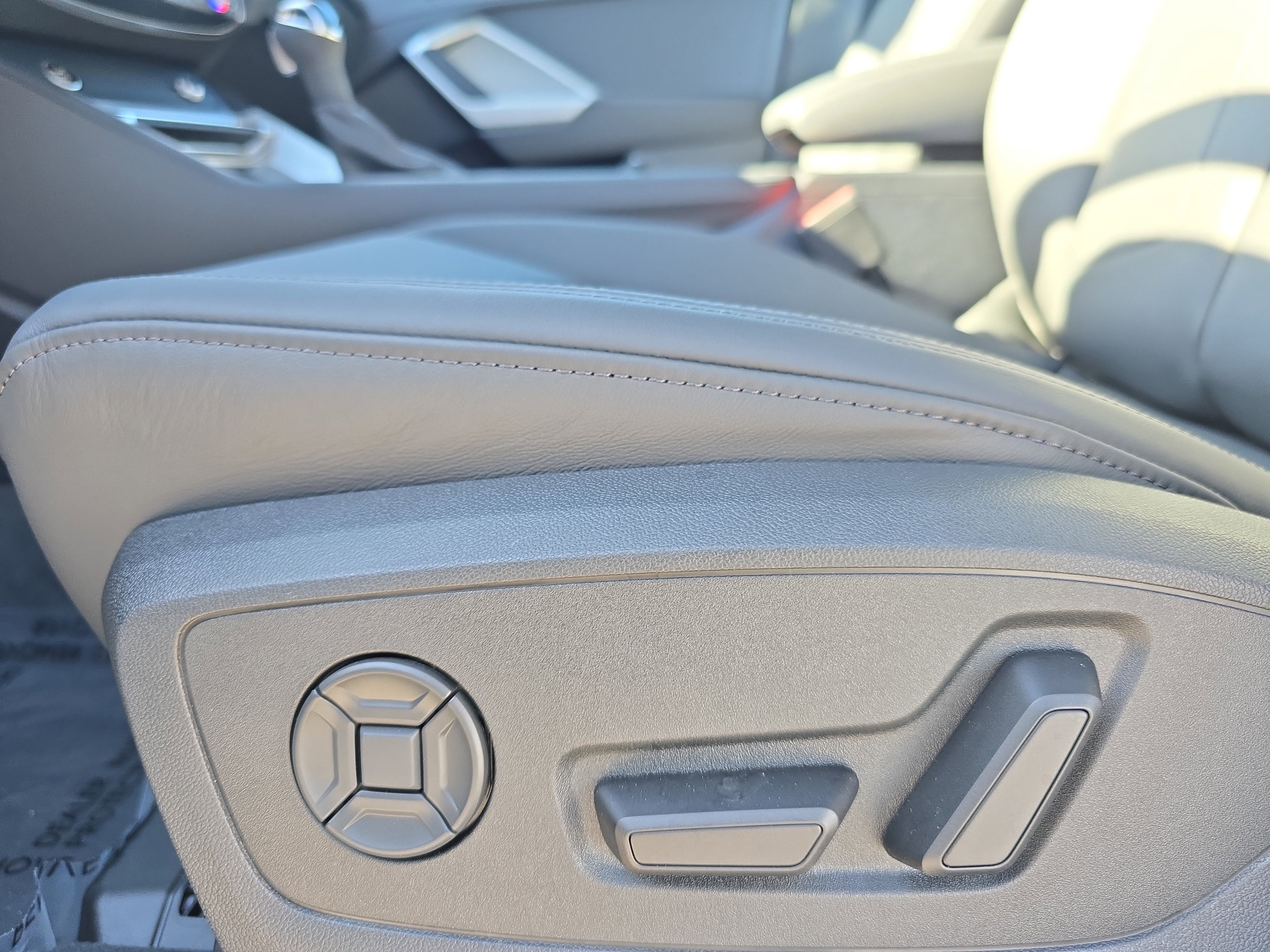 New 2025 Audi Q3 2.0T Premium image 27