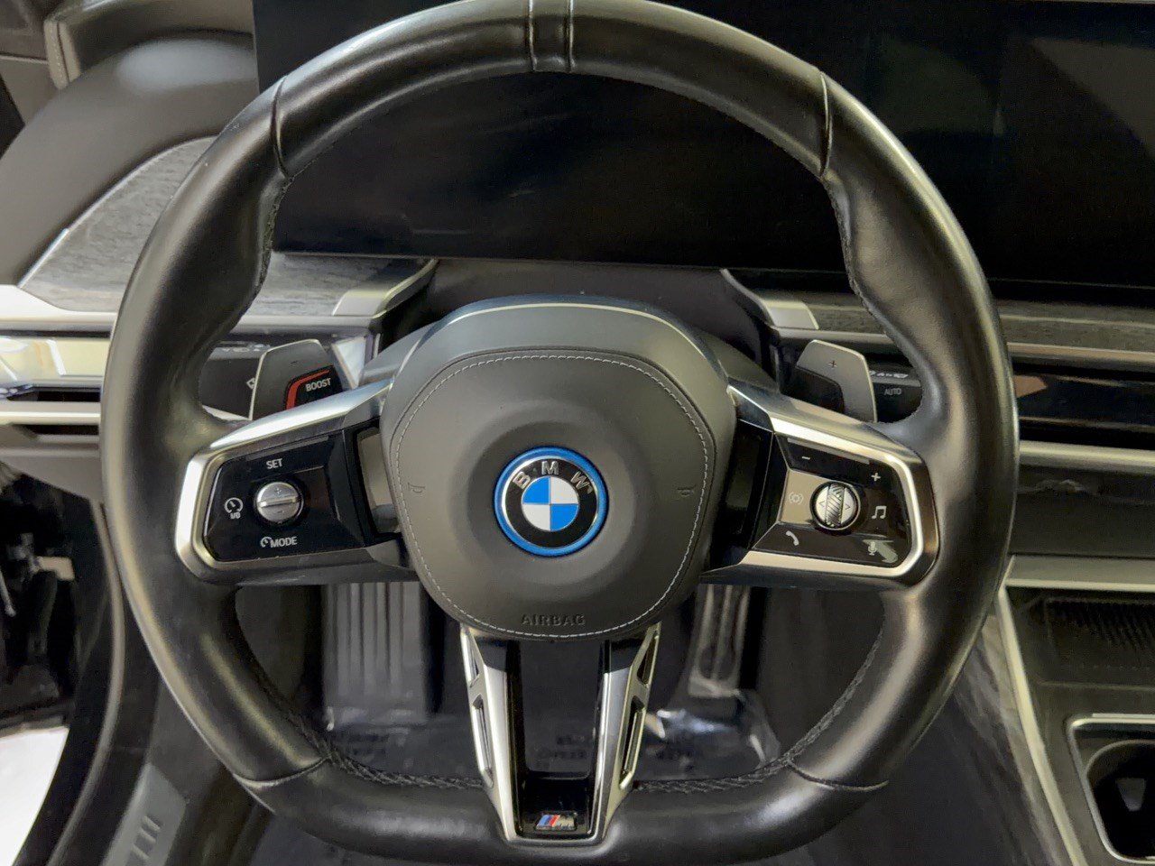 Certified 2025 BMW 750e xDrive AWD/4WD image 10
