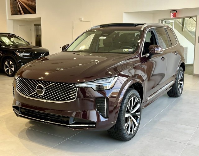 New 2025 Volvo XC90 T8 Core w/ Protection Package Premier