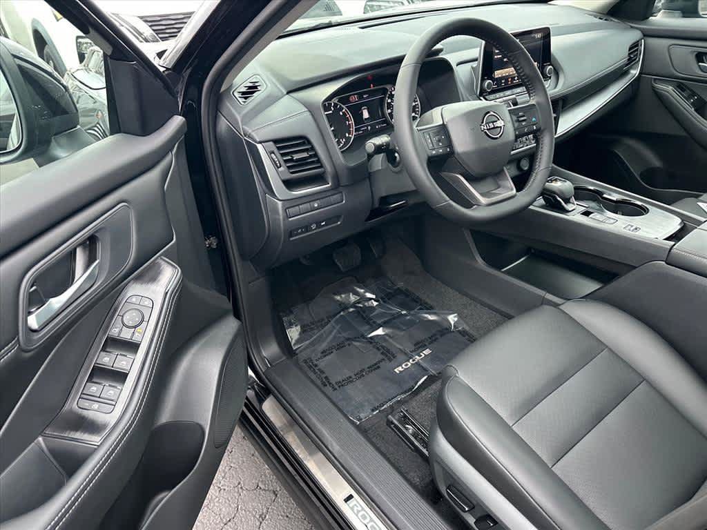 Used 2026 Nissan Rogue Dark Armor FWD image 9