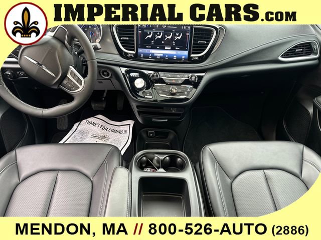 New 2026 Chrysler Pacifica Select FWD image 17