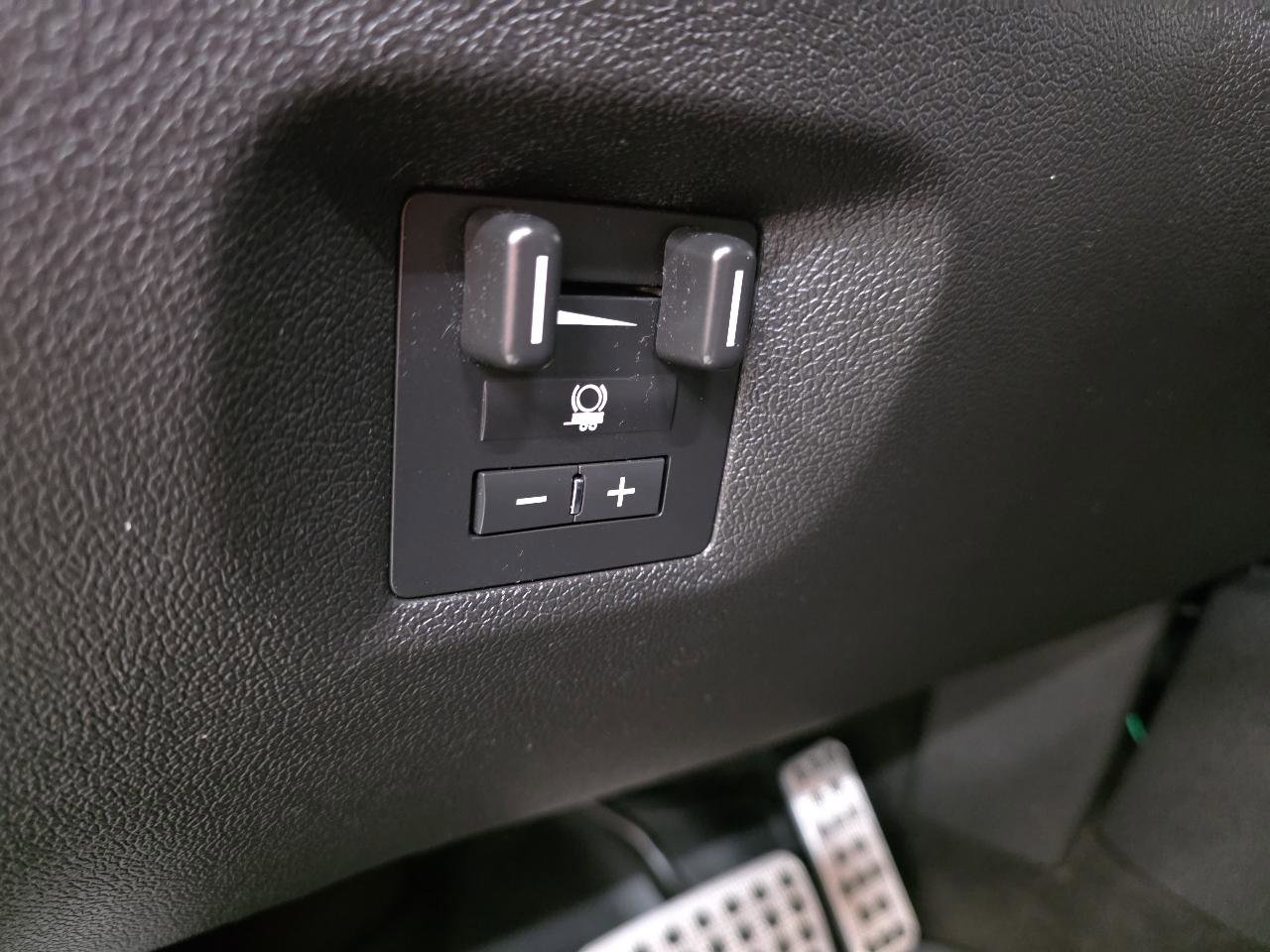 Used 2013 Chevrolet Silverado 2500 LTZ w/ LTZ Plus Package image 33