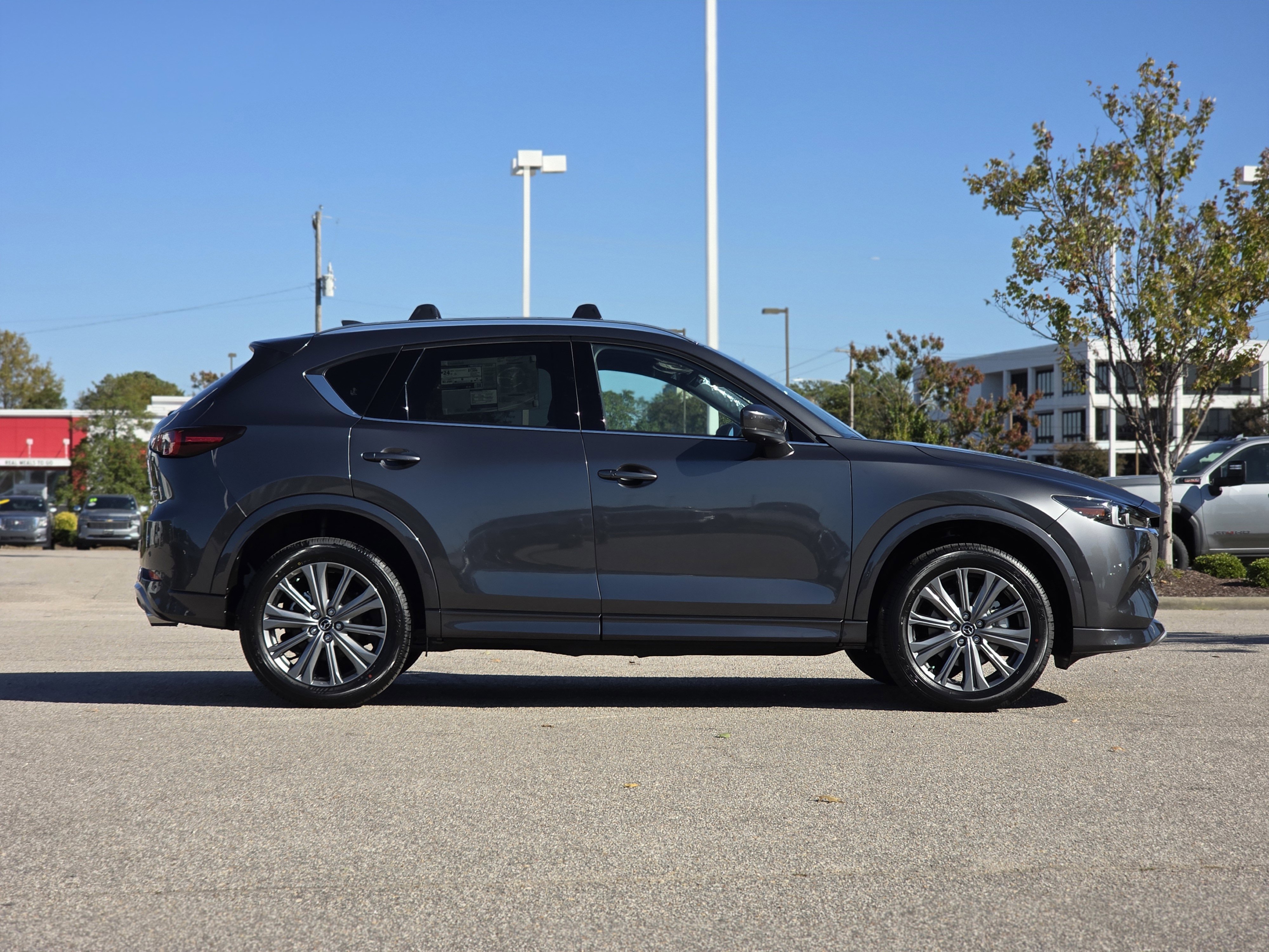 New 2025 MAZDA CX-5 Signature image 8