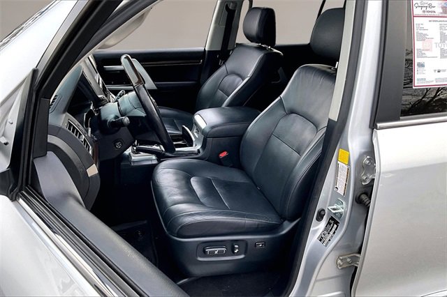 Used 2021 Toyota Land Cruiser image 18